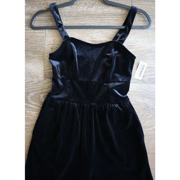 Old Navy 812909 Women’s Sz XS Black Sleeveless Fit & Flare Cami Velvet Jumpsuit - Picture 11 of 13